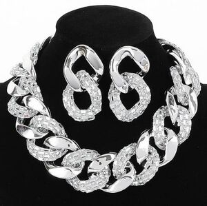 Elegant Silver Jewelry Set